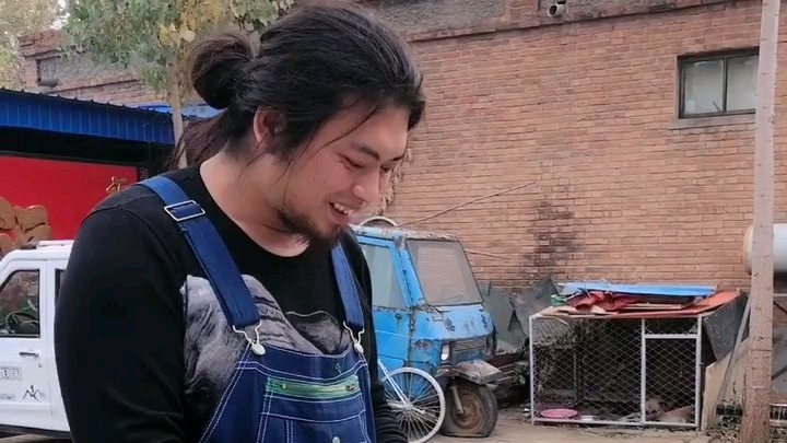 耿哥笑了,破釜沉舟跑步机,别人上赛道。